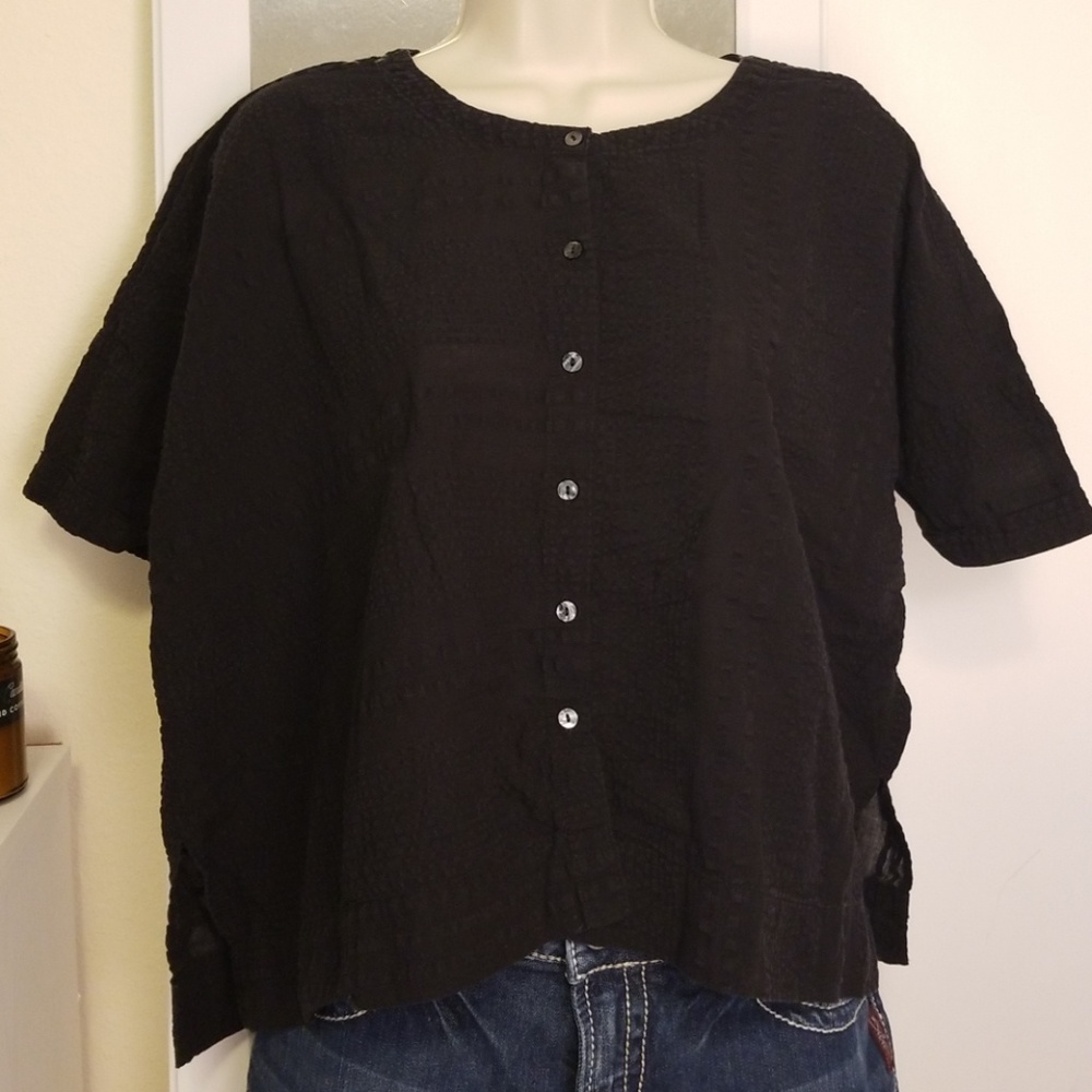 Old Navy Black T-shirt